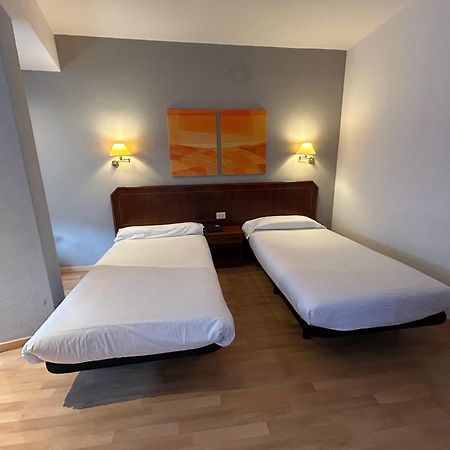 Éibar Hotel Unzaga Plaza מראה חיצוני תמונה