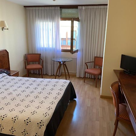Éibar Hotel Unzaga Plaza מראה חיצוני תמונה