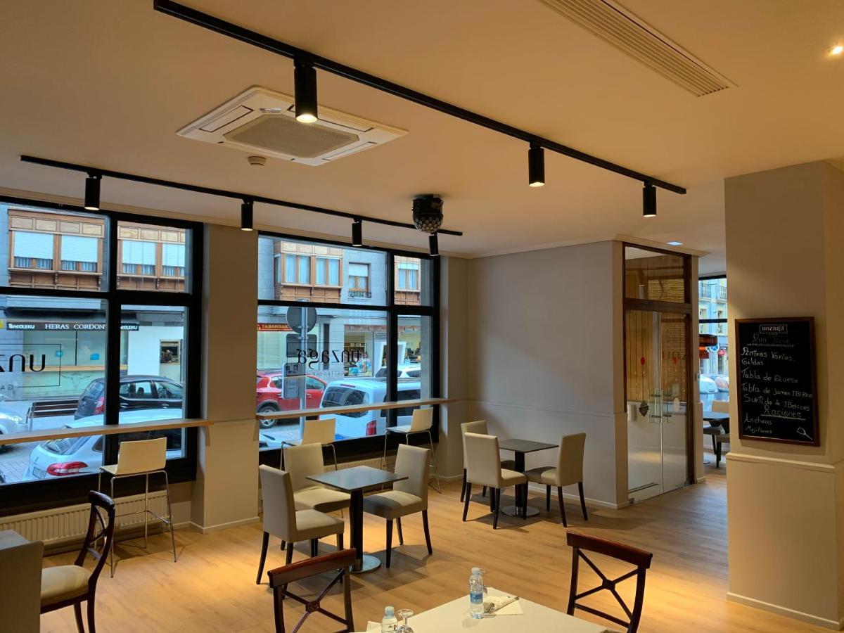 Éibar Hotel Unzaga Plaza מראה חיצוני תמונה