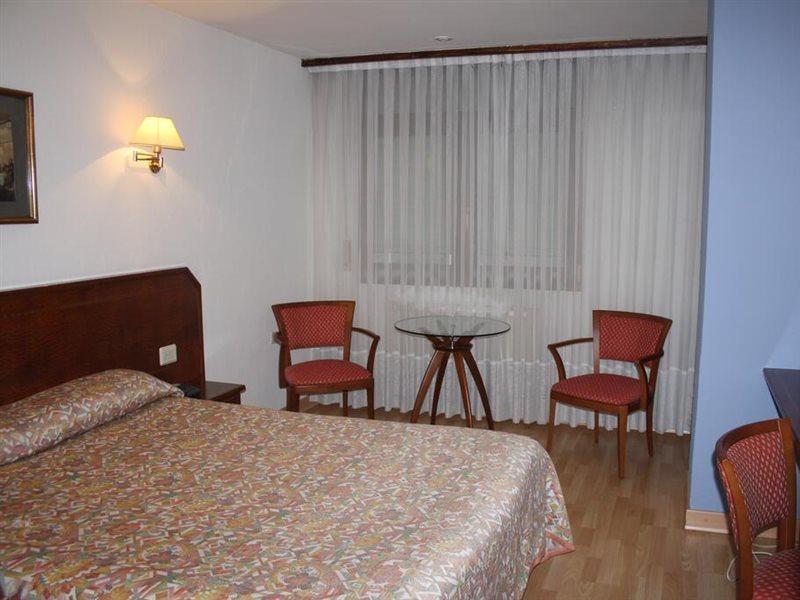 Éibar Hotel Unzaga Plaza מראה חיצוני תמונה