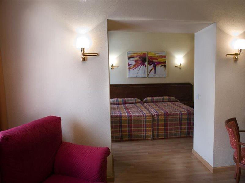 Éibar Hotel Unzaga Plaza מראה חיצוני תמונה