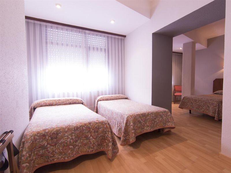 Éibar Hotel Unzaga Plaza מראה חיצוני תמונה