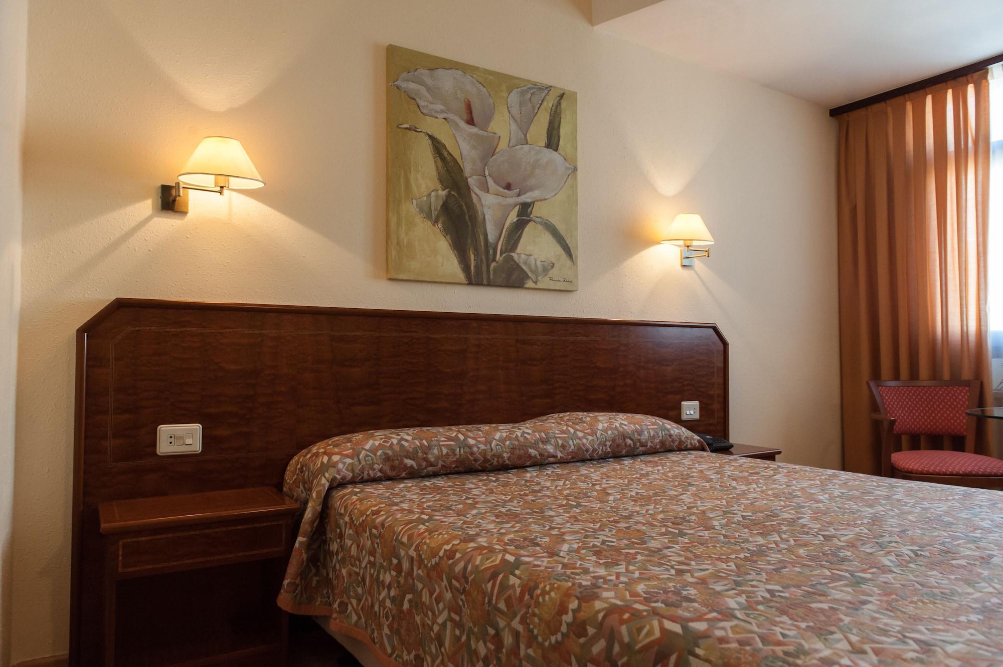Éibar Hotel Unzaga Plaza מראה חיצוני תמונה