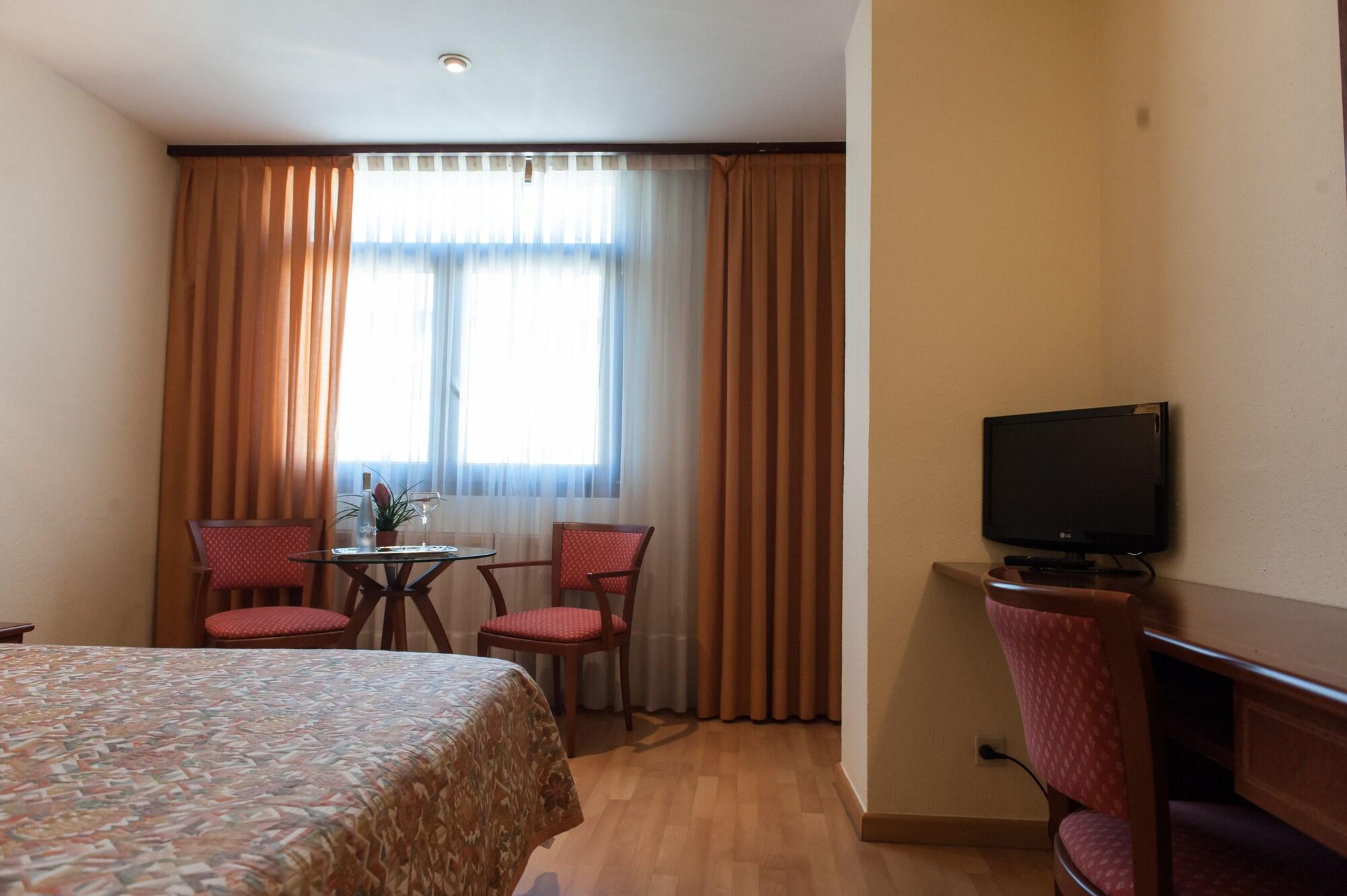 Éibar Hotel Unzaga Plaza מראה חיצוני תמונה