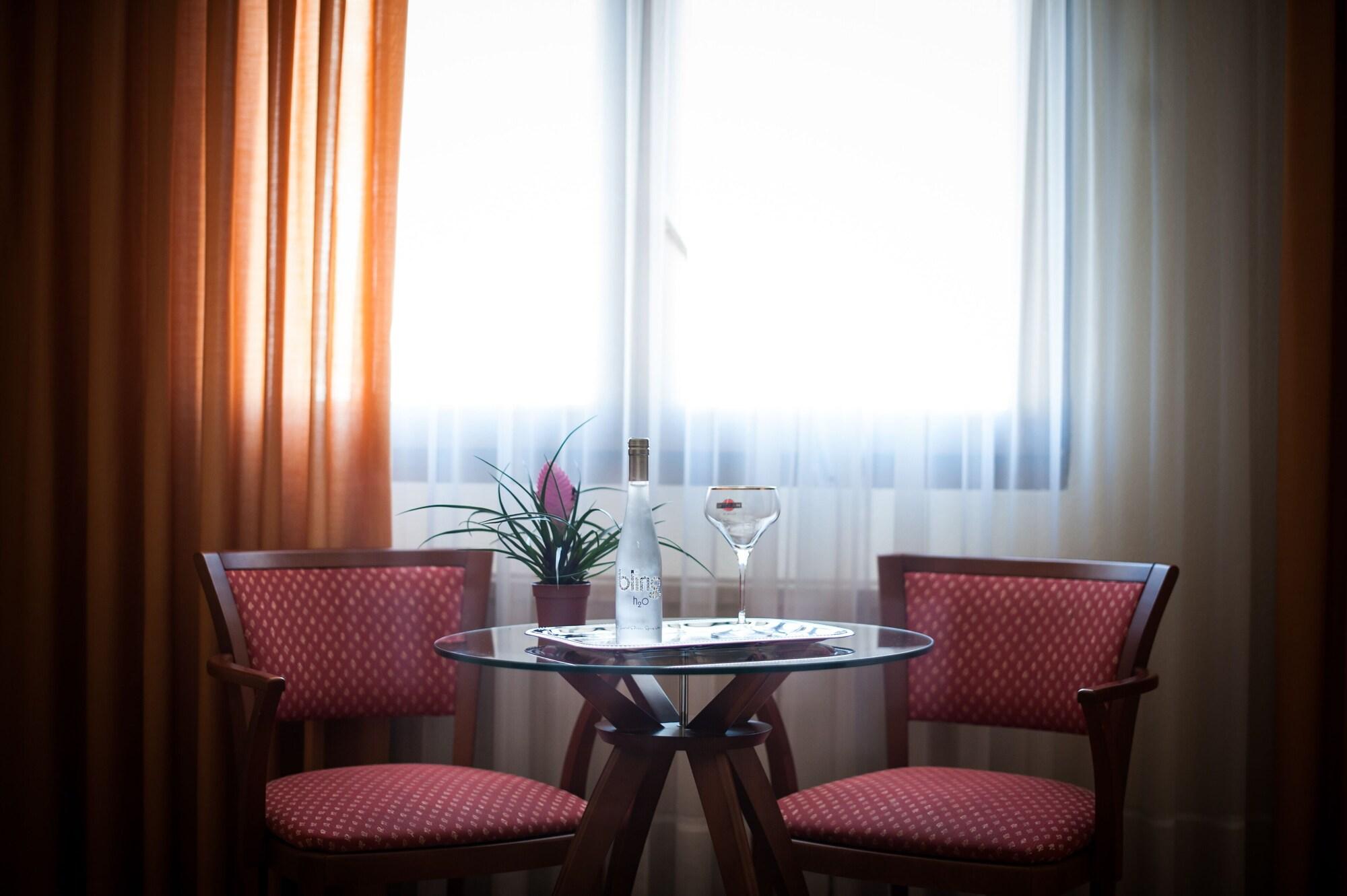 Éibar Hotel Unzaga Plaza מראה חיצוני תמונה