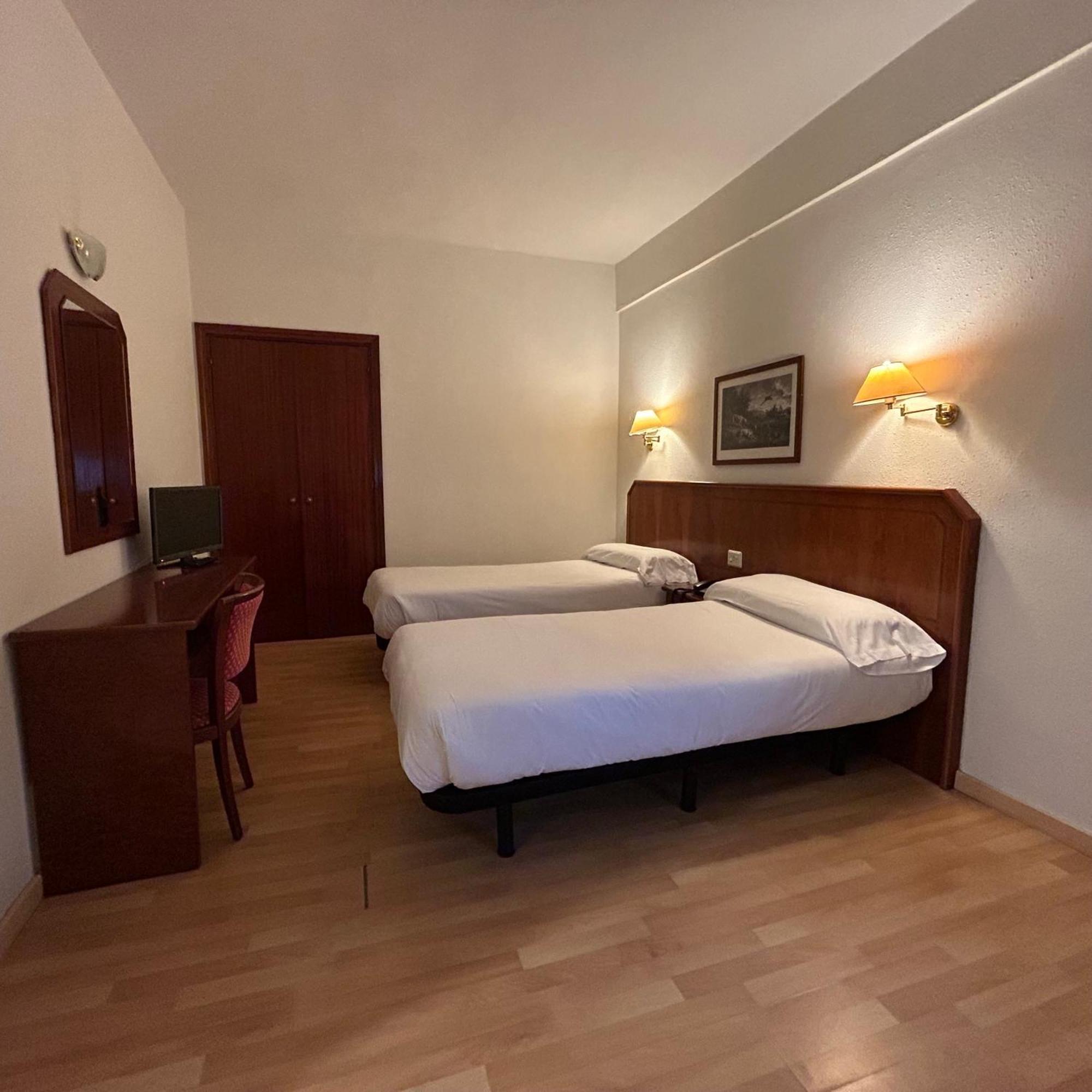 Éibar Hotel Unzaga Plaza מראה חיצוני תמונה
