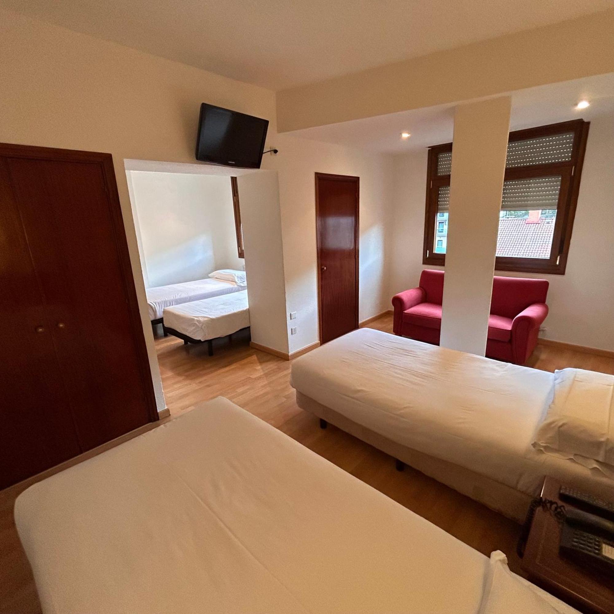 Éibar Hotel Unzaga Plaza מראה חיצוני תמונה