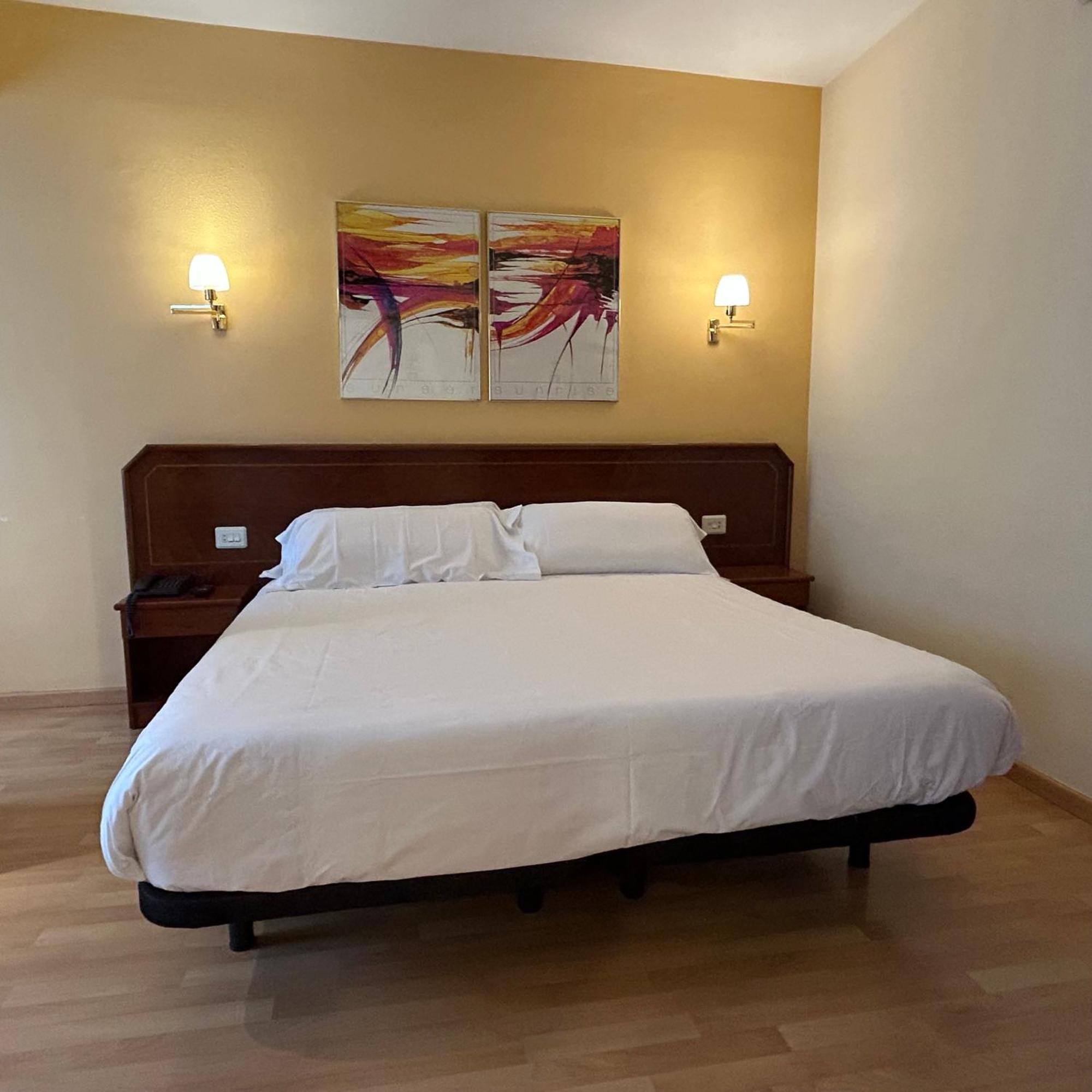 Éibar Hotel Unzaga Plaza מראה חיצוני תמונה