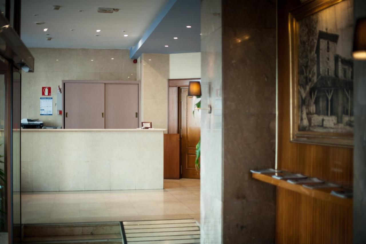 Éibar Hotel Unzaga Plaza מראה חיצוני תמונה